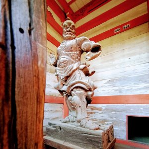 Kai Zenko-ji temple gardians